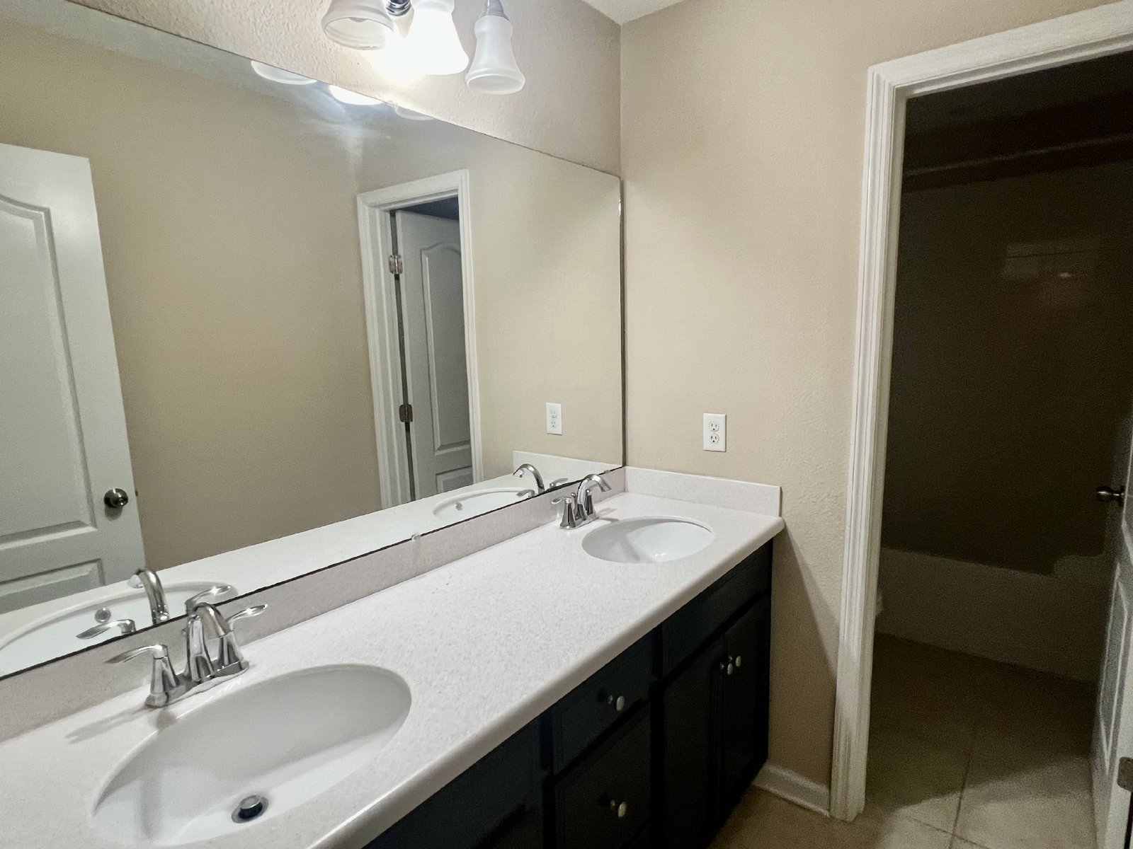 Spacious 5-Bedroom Home with Lawn Care Included! property image