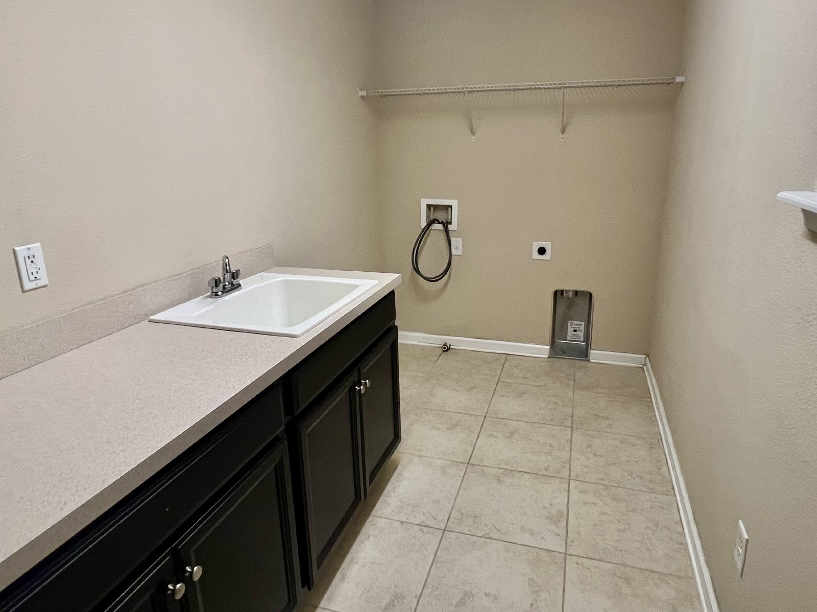 Spacious 5-Bedroom Home with Lawn Care Included! property image
