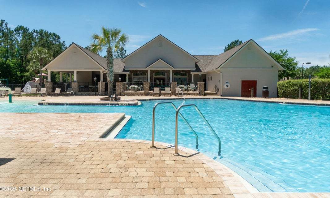 Spacious 5-Bedroom Home with Lawn Care Included! property image