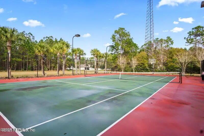 Spacious 5-Bedroom Home with Lawn Care Included! property image