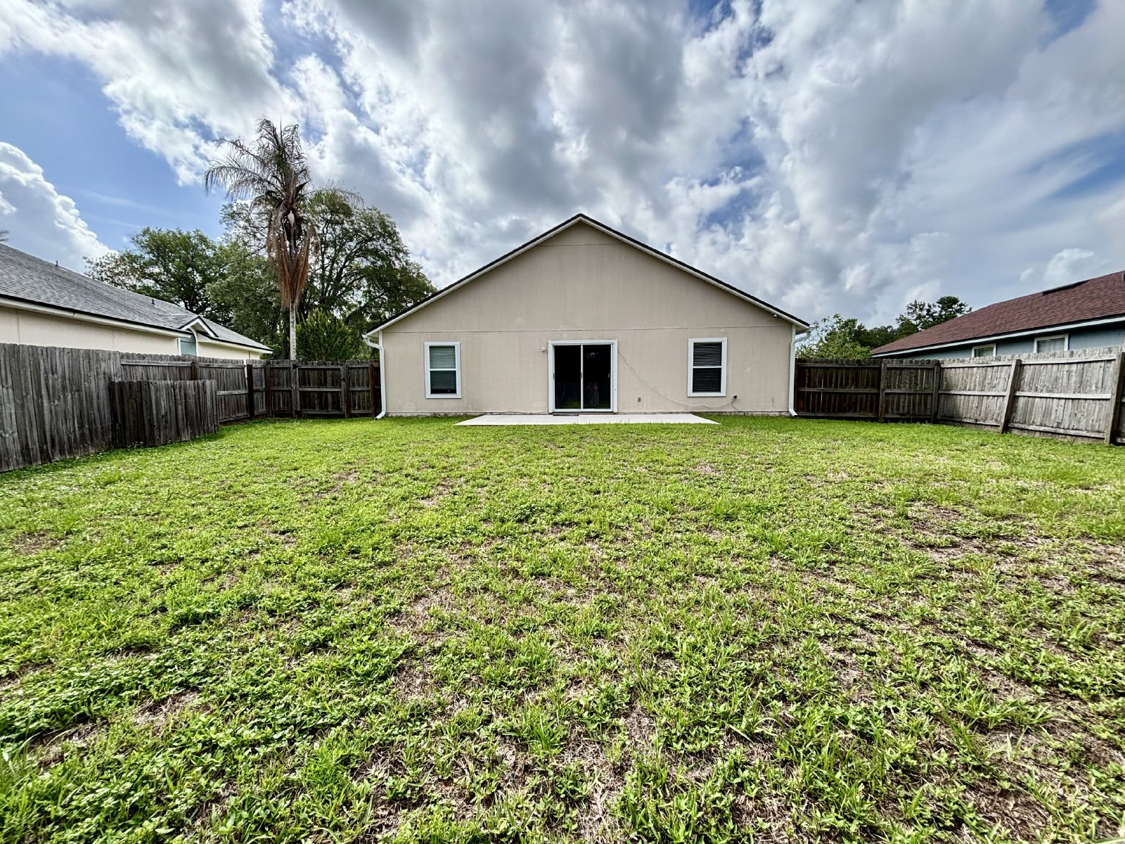 4 Bedroom, 2 Bath in Olde Sutton Oaks property image