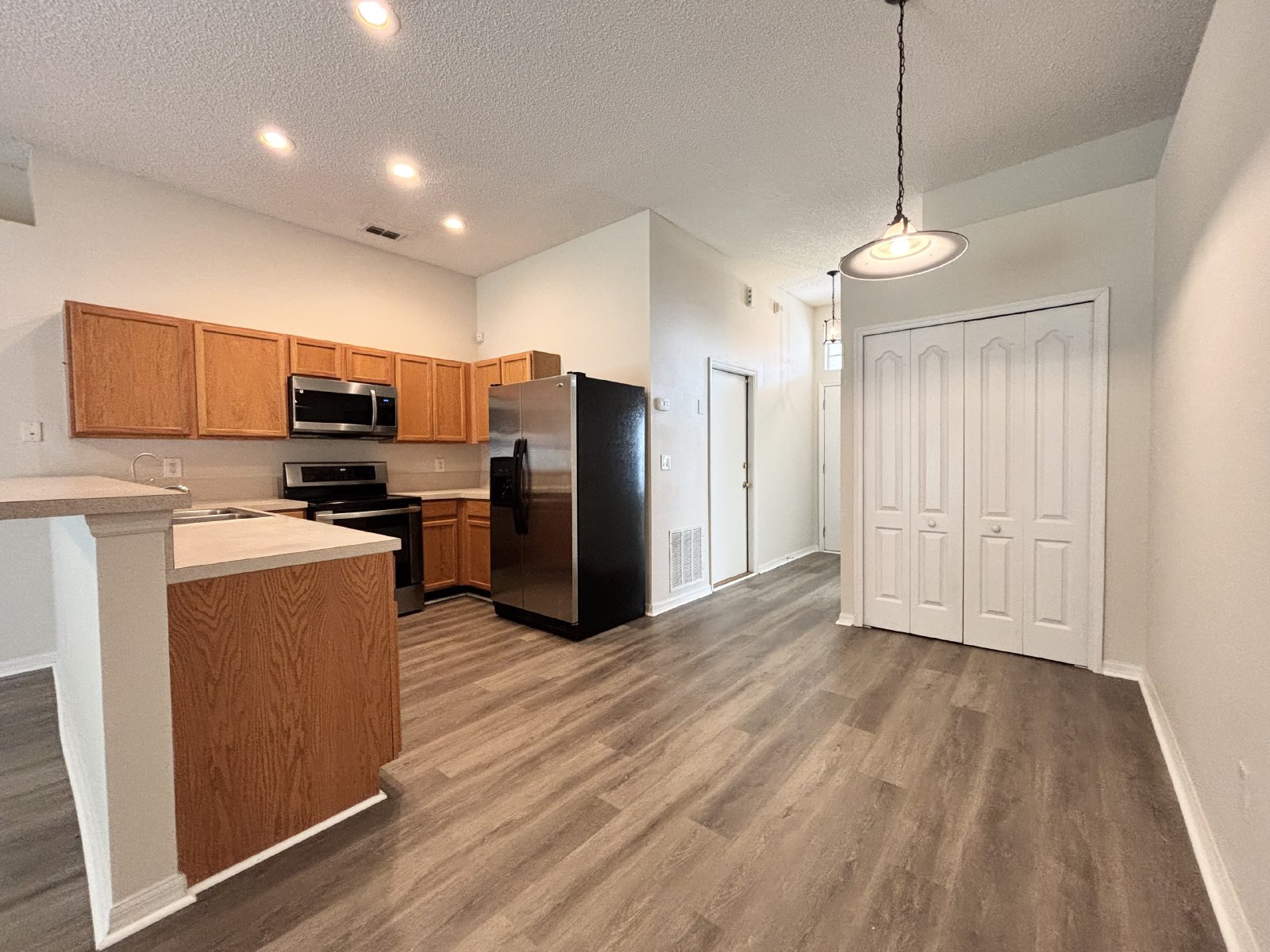 4 Bedroom, 2 Bath in Olde Sutton Oaks property image