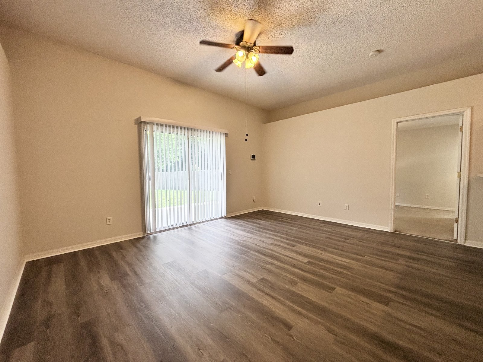 4 Bedroom, 2 Bath in Olde Sutton Oaks property image