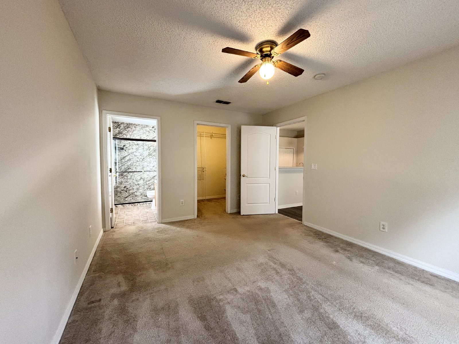 4 Bedroom, 2 Bath in Olde Sutton Oaks property image