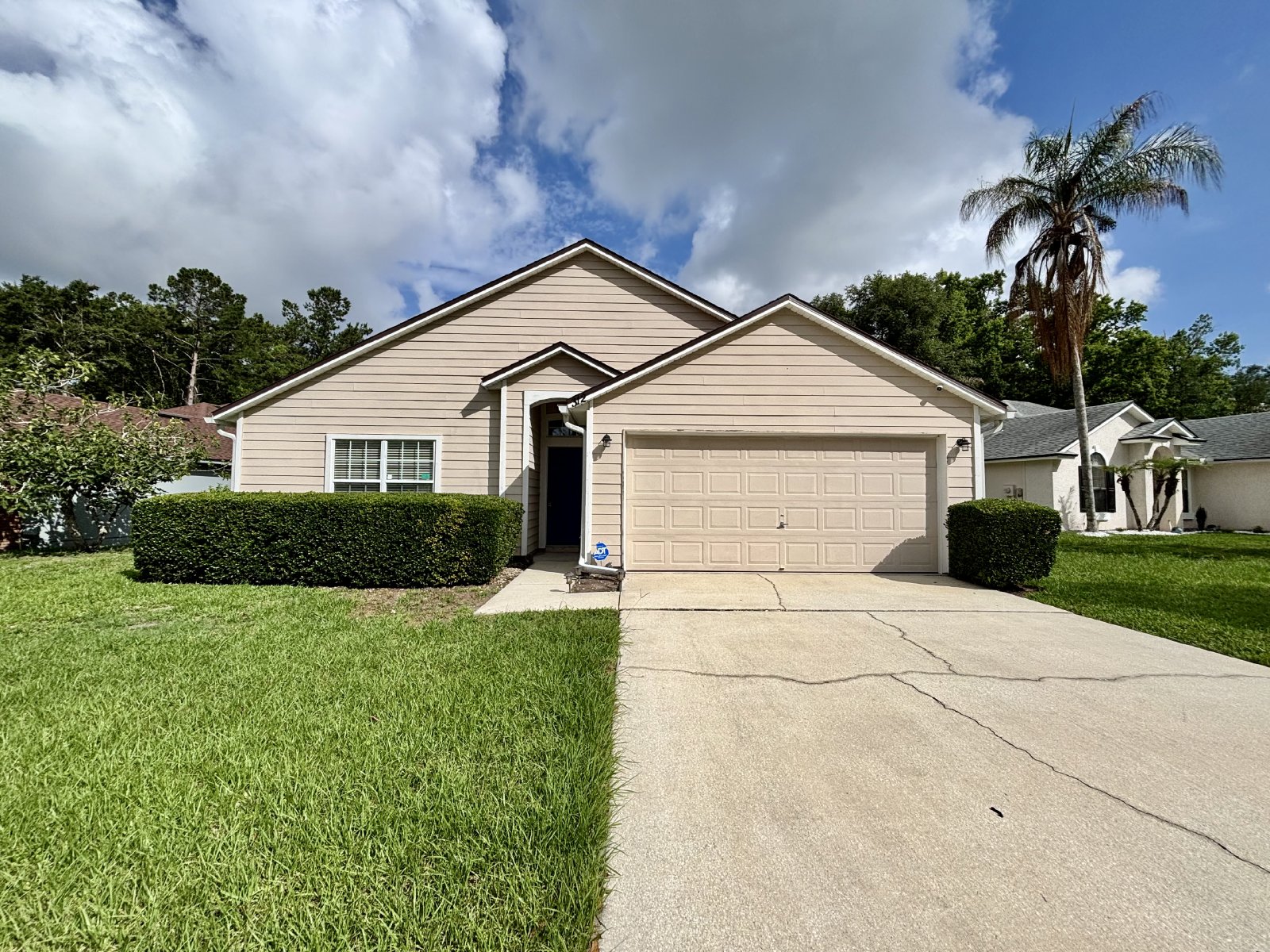 4 Bedroom, 2 Bath in Olde Sutton Oaks property image