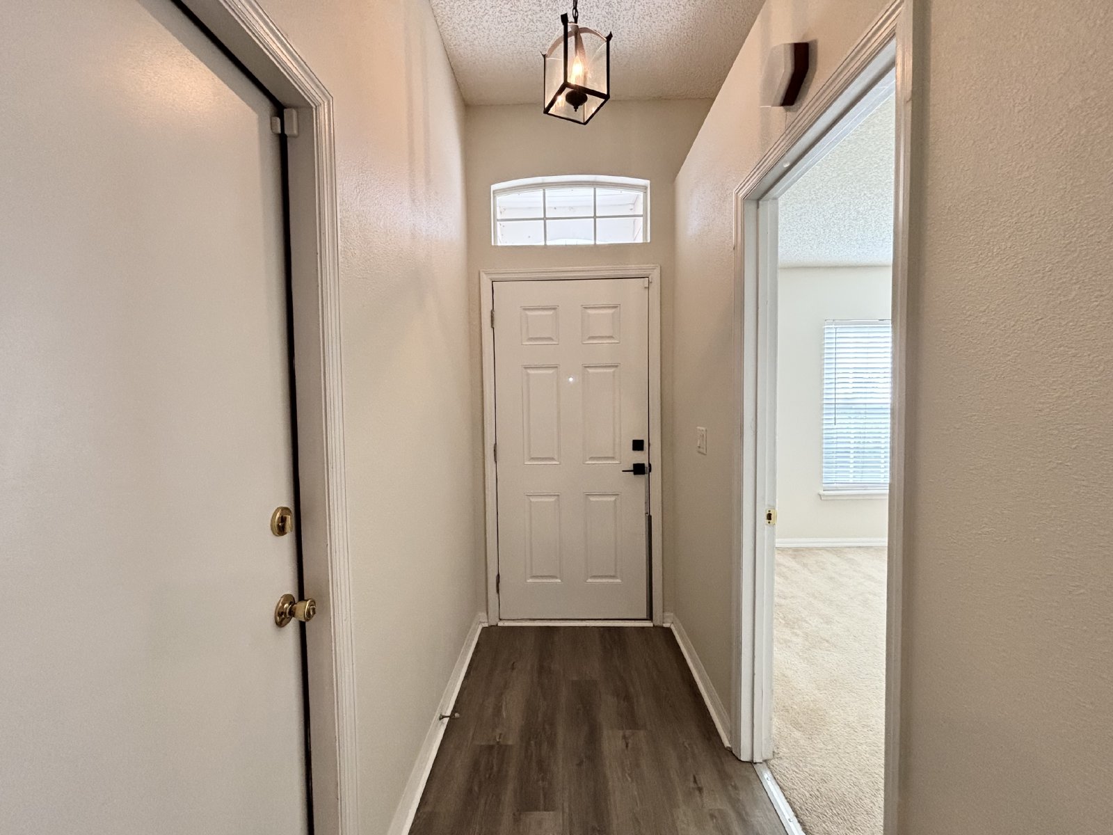 4 Bedroom, 2 Bath in Olde Sutton Oaks property image