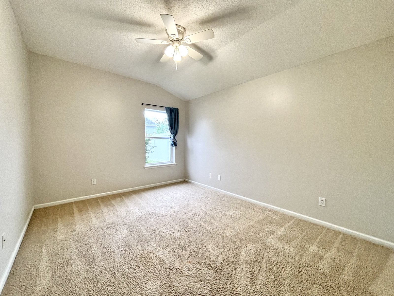 Amazing Location! 4 Miles to the Beach property image
