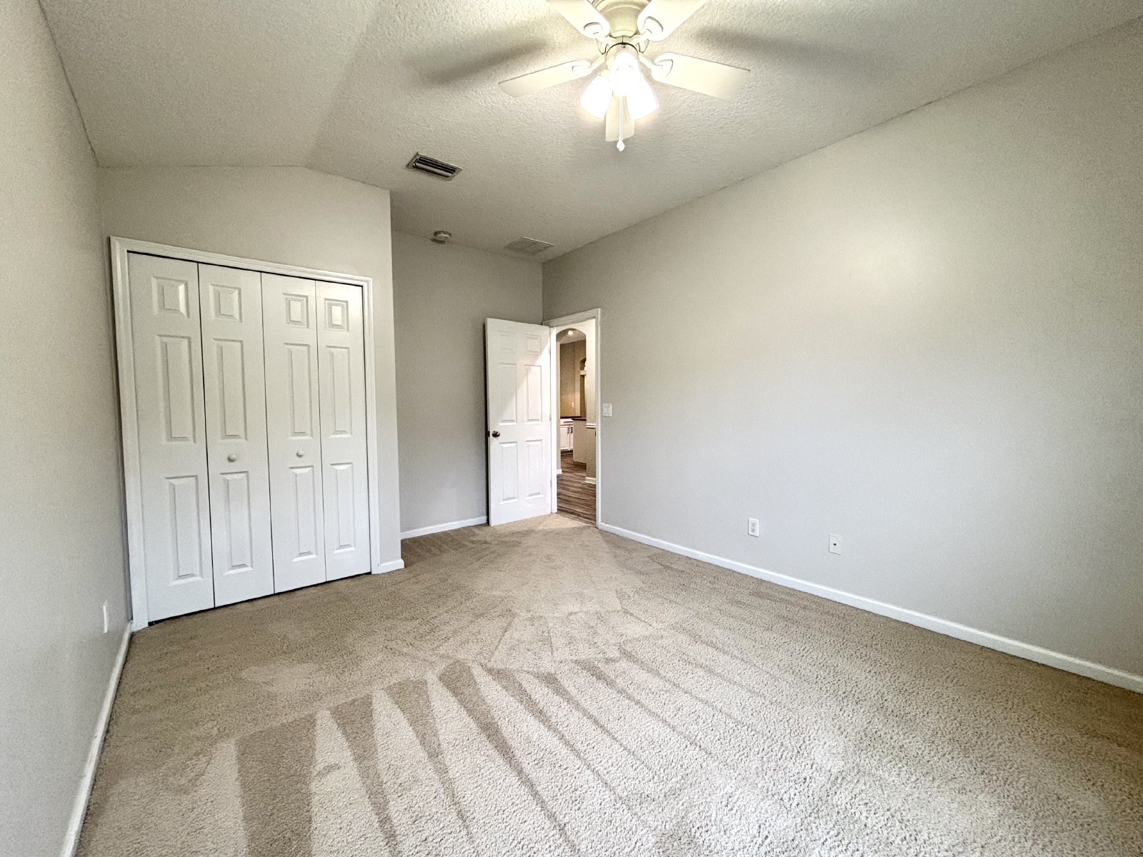 Amazing Location! 4 Miles to the Beach property image
