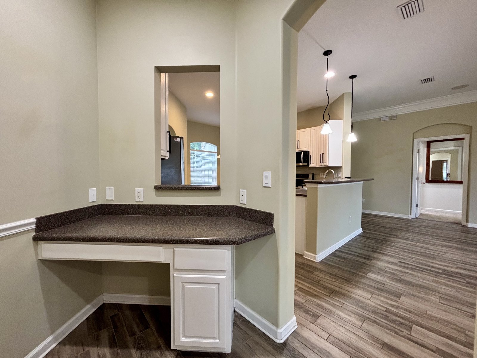 Amazing Location! 4 Miles to the Beach property image