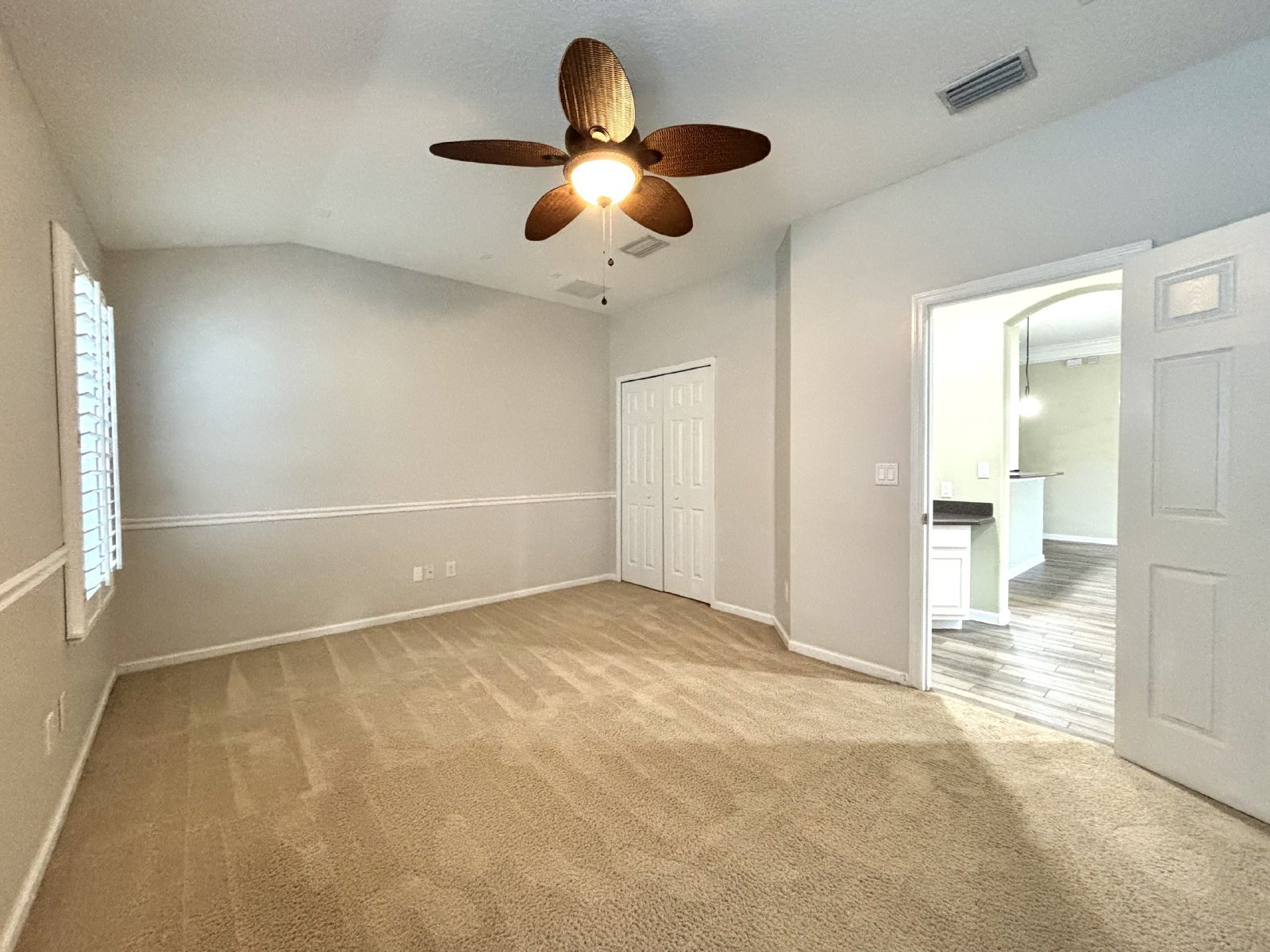 Amazing Location! 4 Miles to the Beach property image