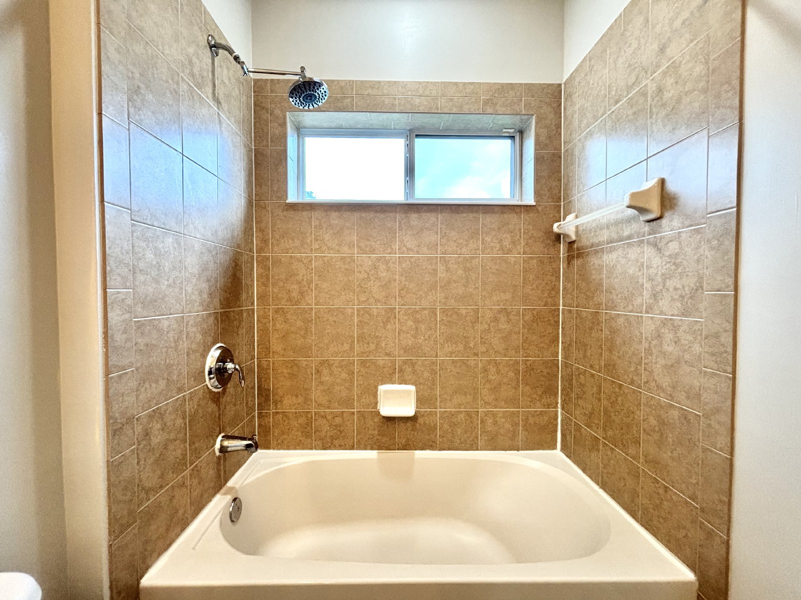 Amazing Location! 4 Miles to the Beach property image