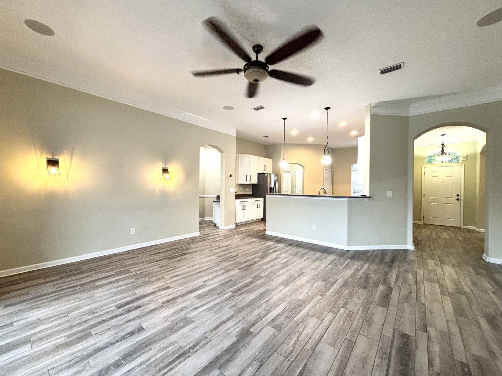 Amazing Location! 4 Miles to the Beach property image