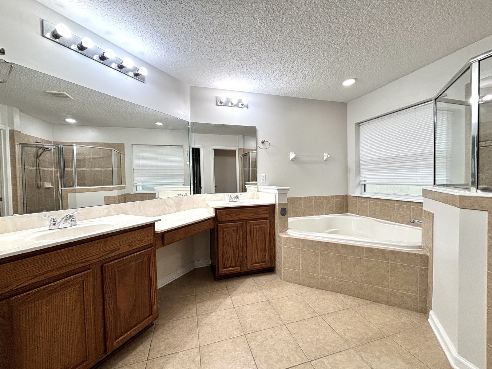 Amazing Location! 4 Miles to the Beach property image