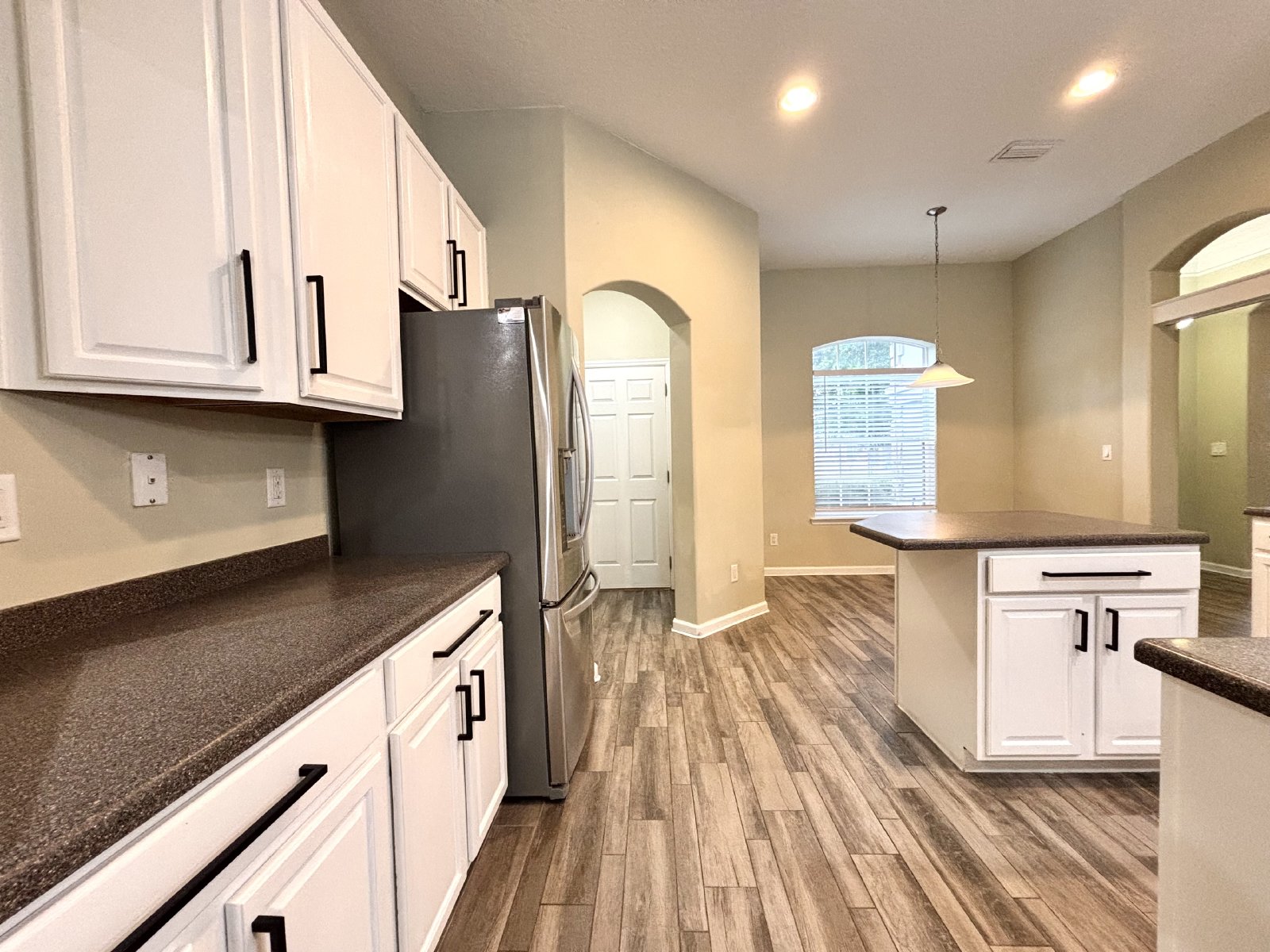 Amazing Location! 4 Miles to the Beach property image