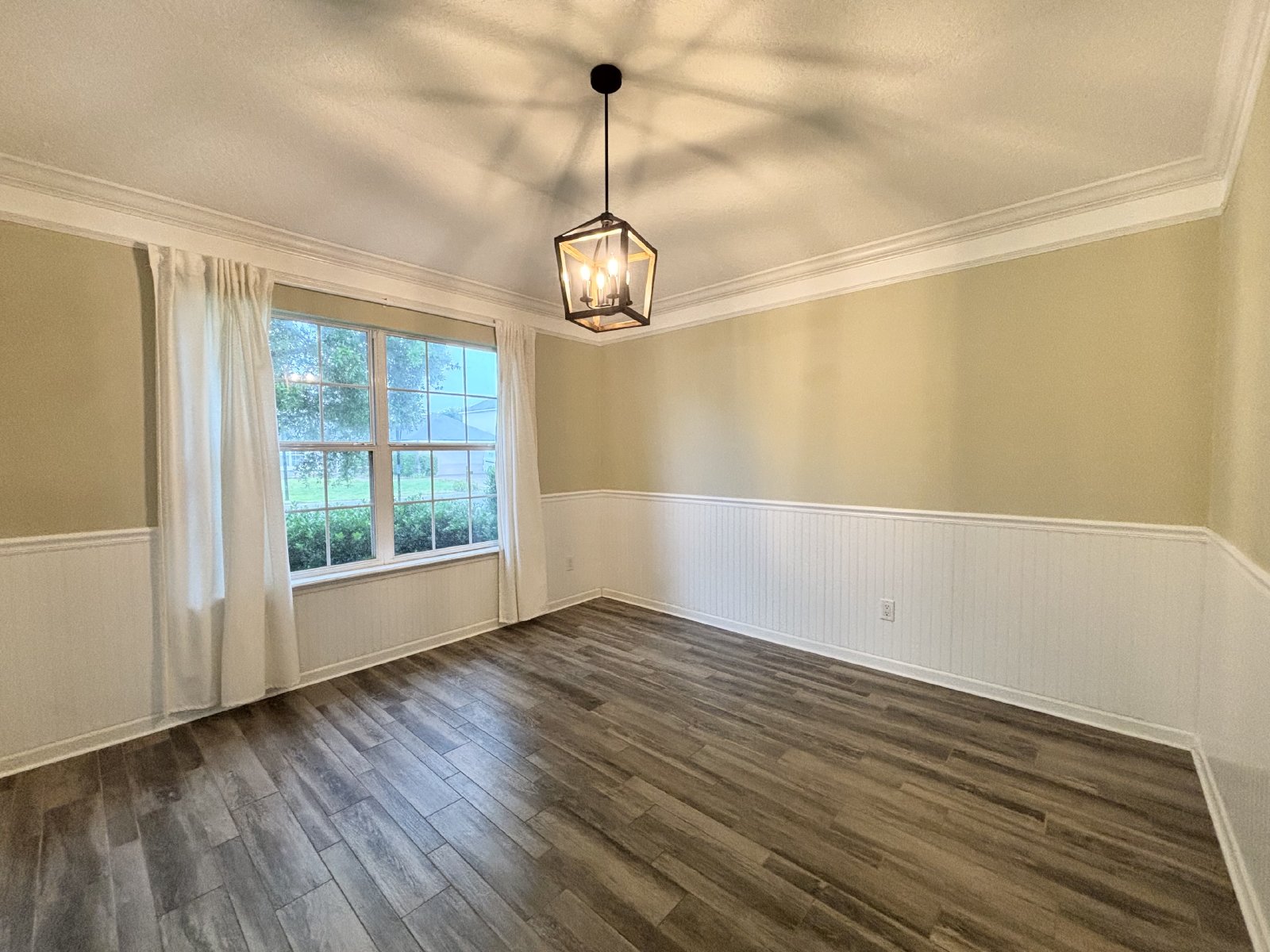 Amazing Location! 4 Miles to the Beach property image