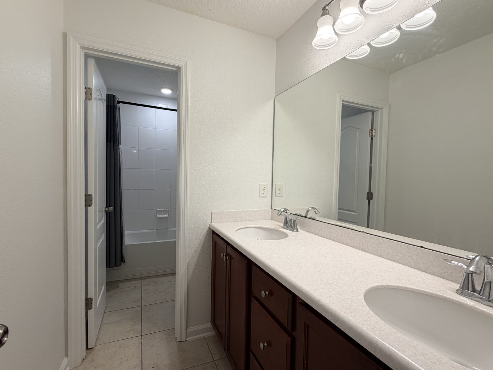 Spacious 5-Bedroom Home with Over 3,000 Sq. Ft. in a Fantastic Community! property image