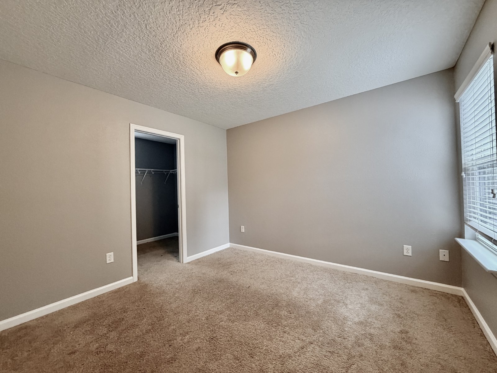 Spacious 5-Bedroom Home with Over 3,000 Sq. Ft. in a Fantastic Community! property image