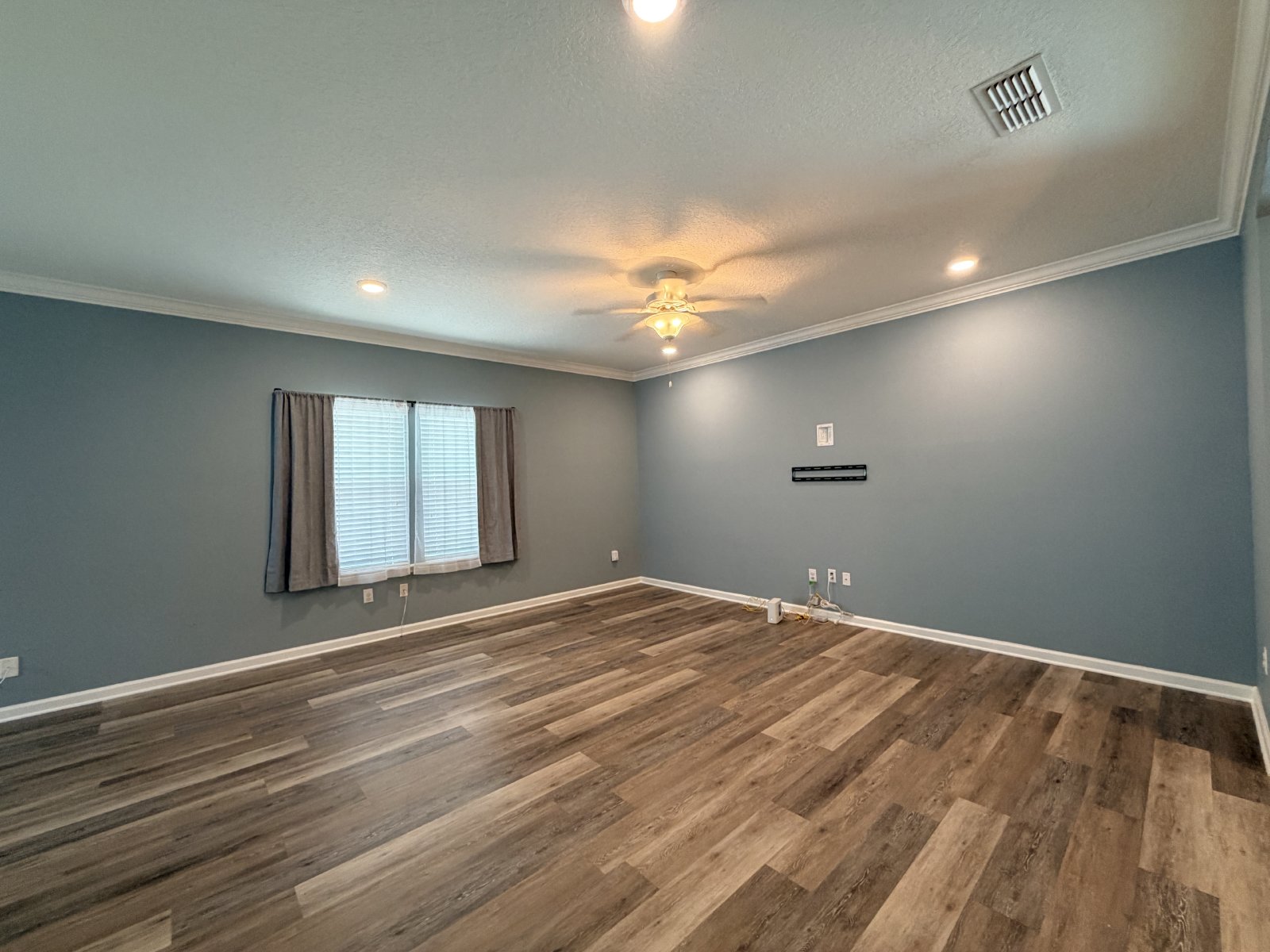 Spacious 5-Bedroom Home with Over 3,000 Sq. Ft. in a Fantastic Community! property image