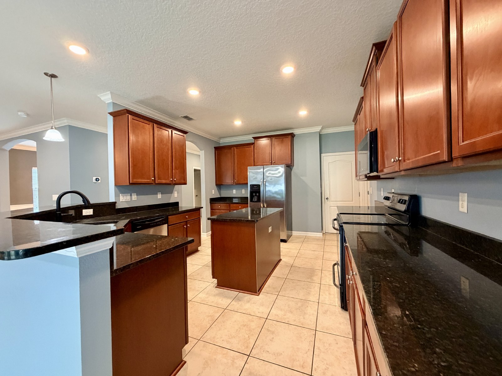 Spacious 5-Bedroom Home with Over 3,000 Sq. Ft. in a Fantastic Community! property image