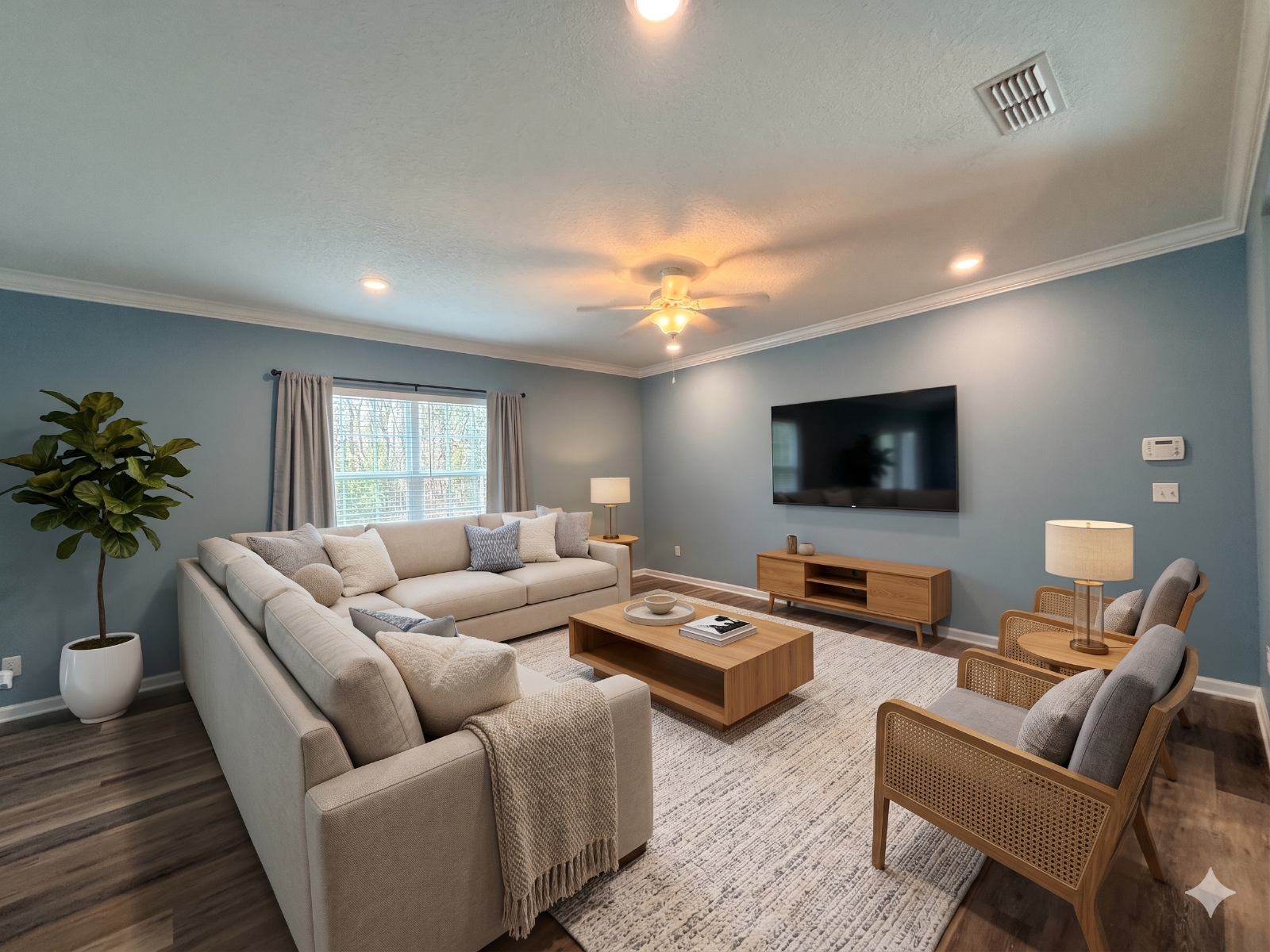 Spacious 5-Bedroom Home with Over 3,000 Sq. Ft. in a Fantastic Community! property image