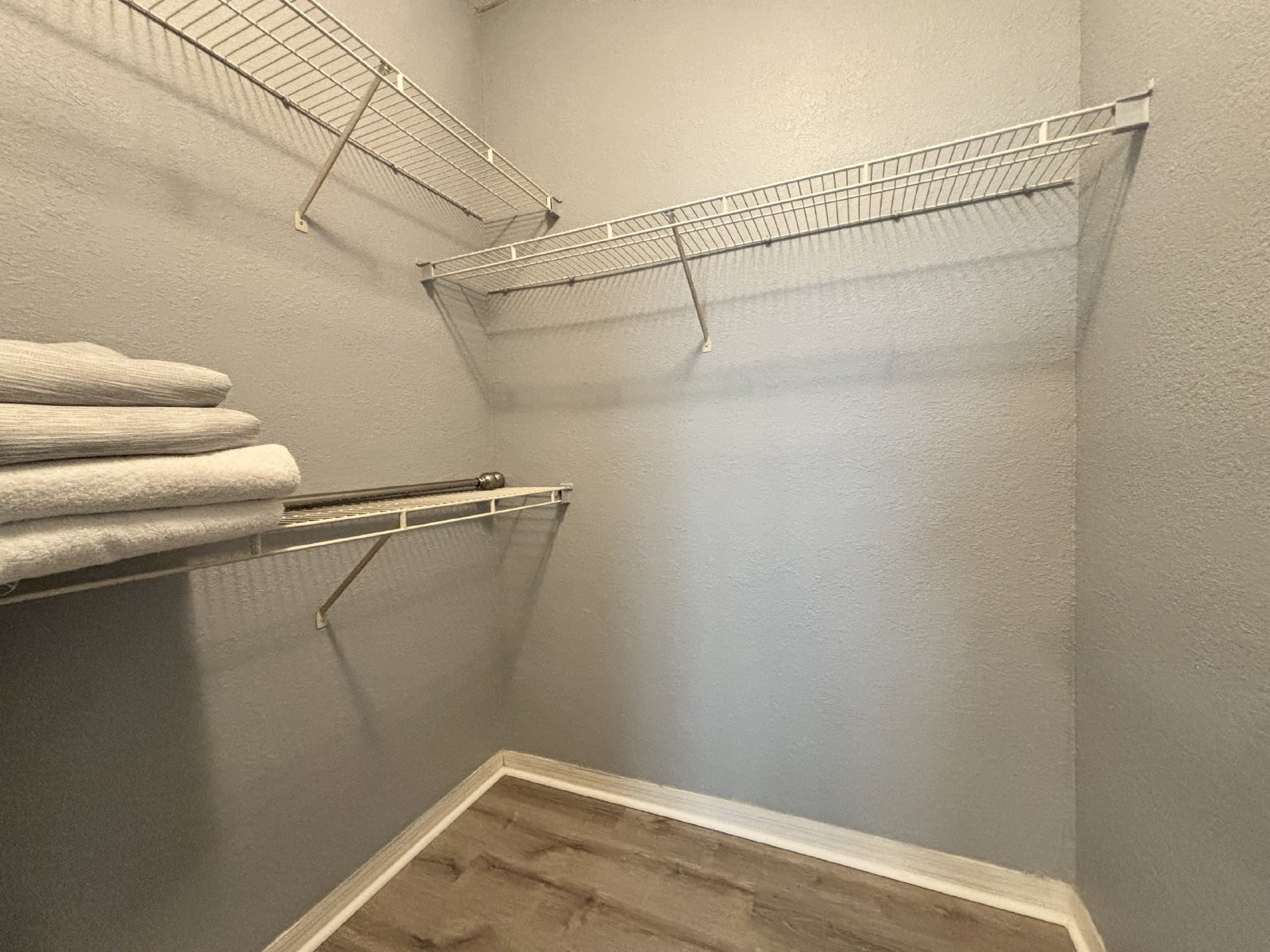 1 Bedroom Condo off Hodges property image
