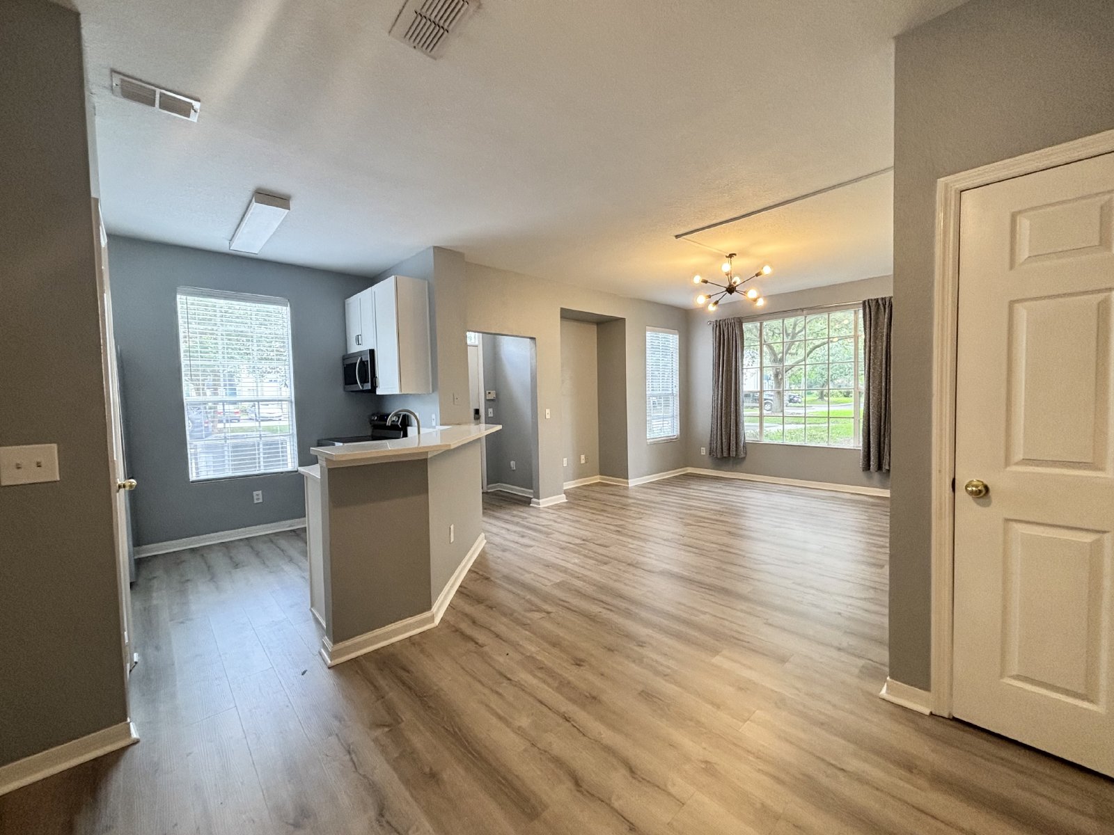 1 Bedroom Condo off Hodges property image