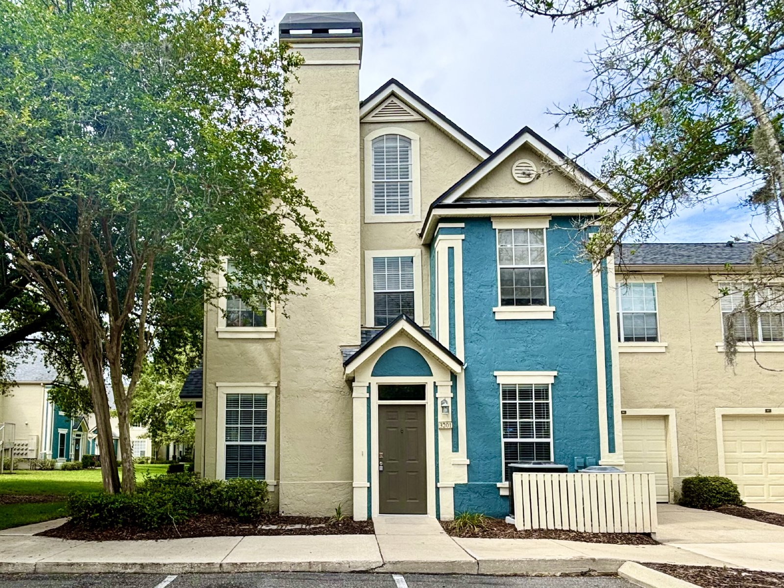 1 Bedroom Condo off Hodges property image