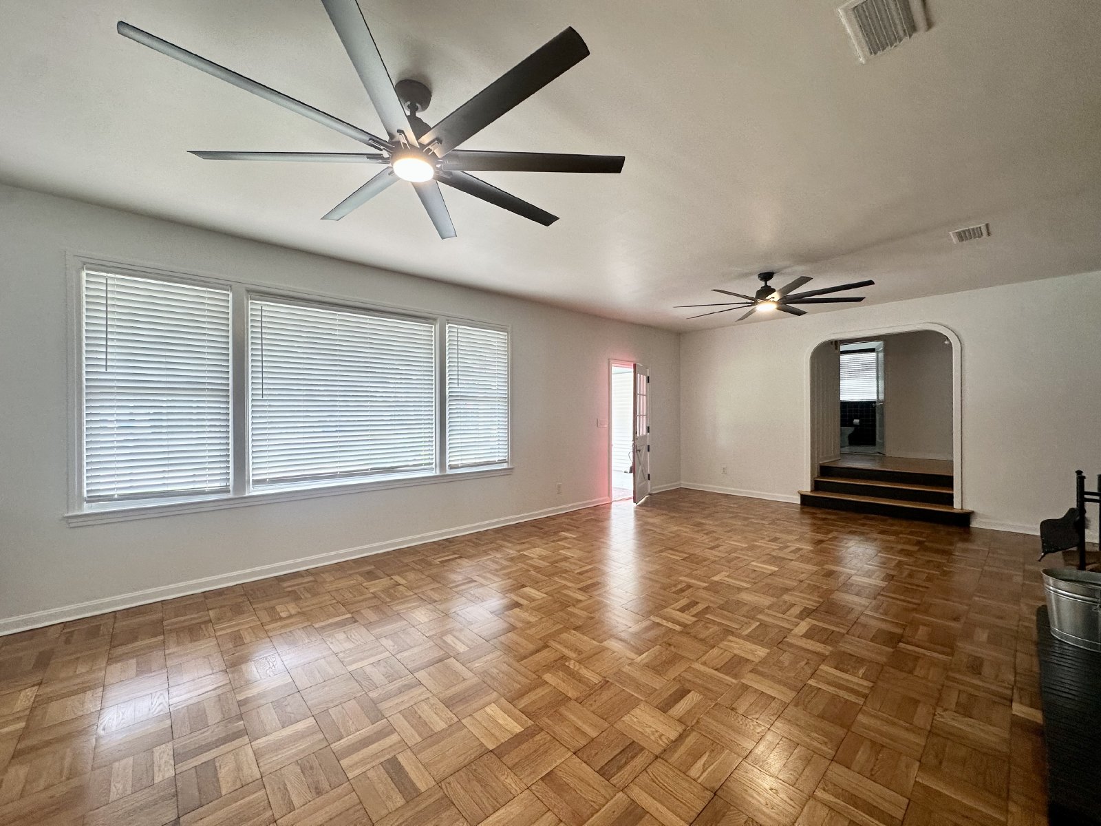 Mid Century Modern Gem! property image