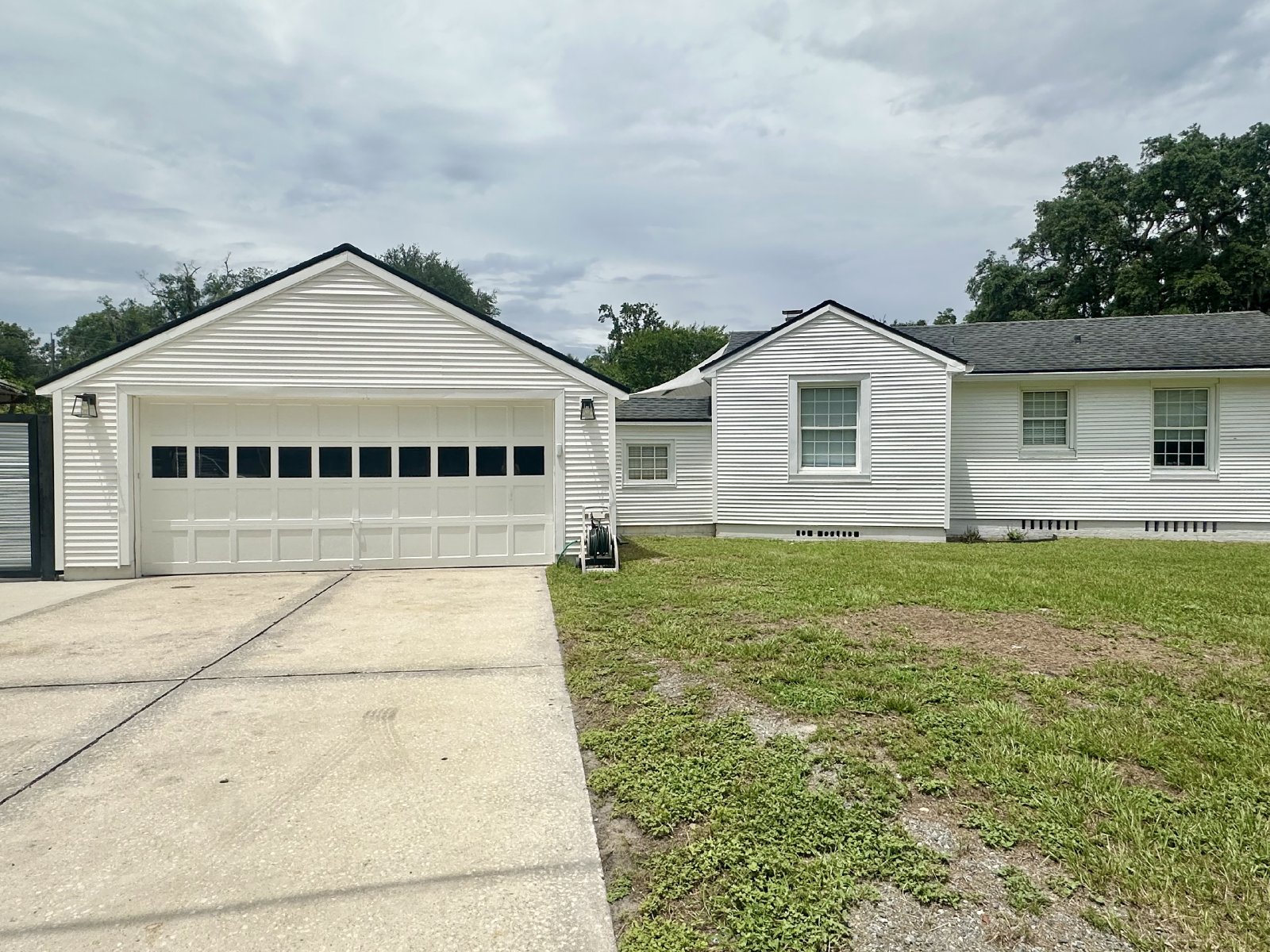 Mid Century Modern Gem! property image