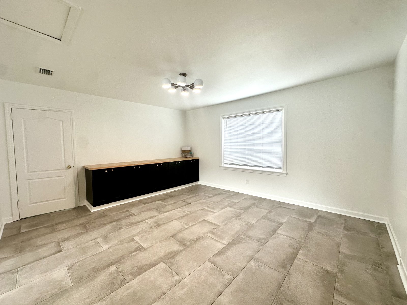 Mid Century Modern Gem! property image