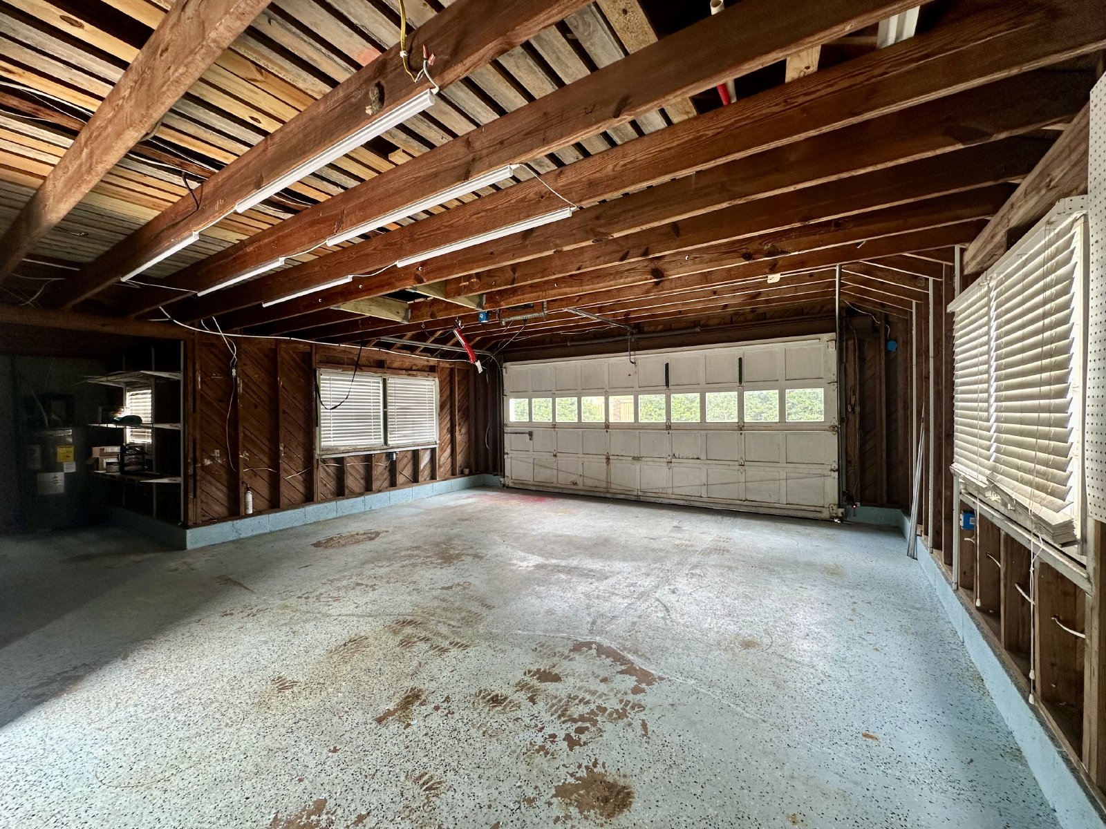 Mid Century Modern Gem! property image