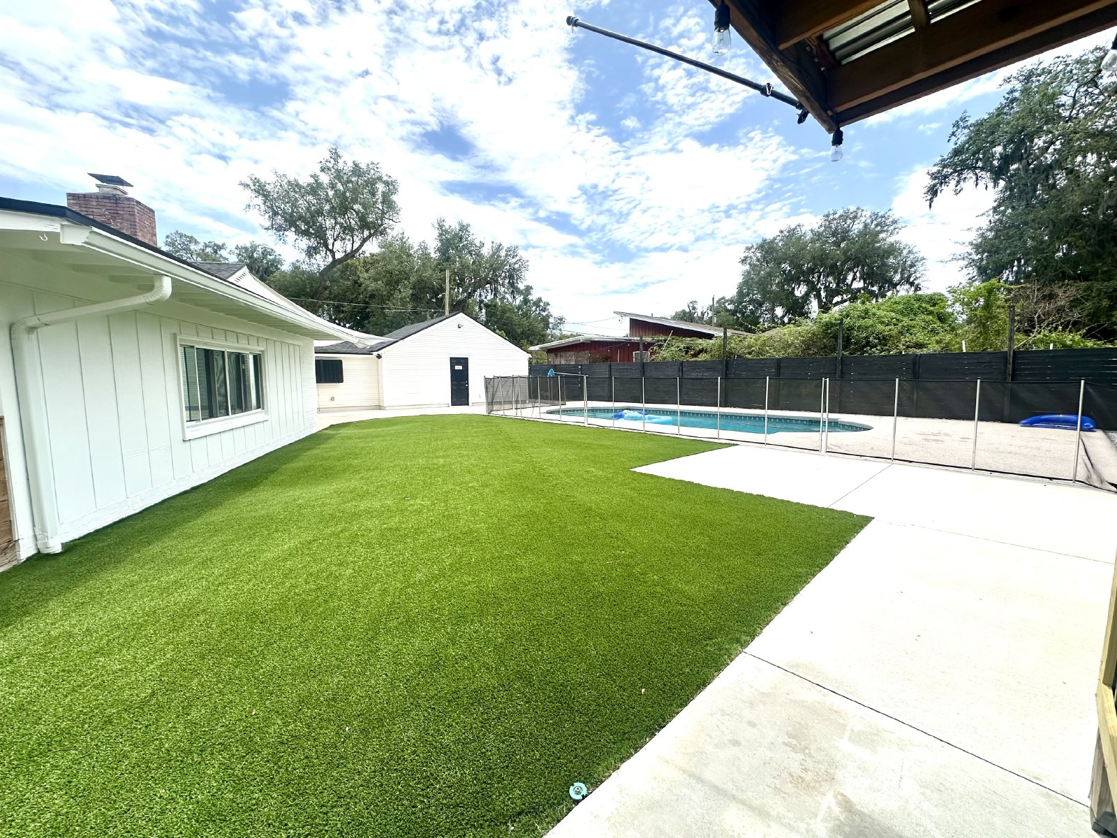 Mid Century Modern Gem! property image