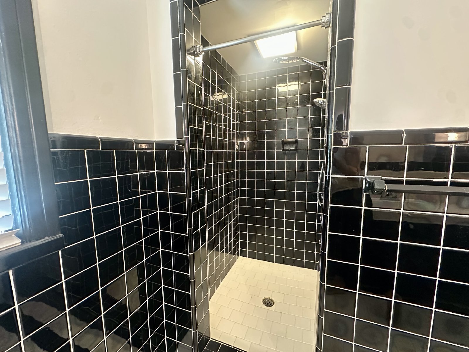 Mid Century Modern Gem! property image