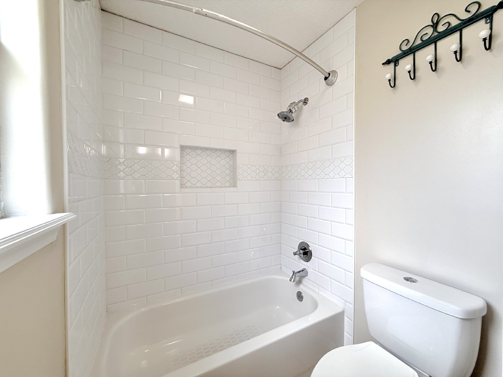 Spacious Two-Story Home with Hot Tub, Pool Table & Fenced Yard in Panther Creek property image