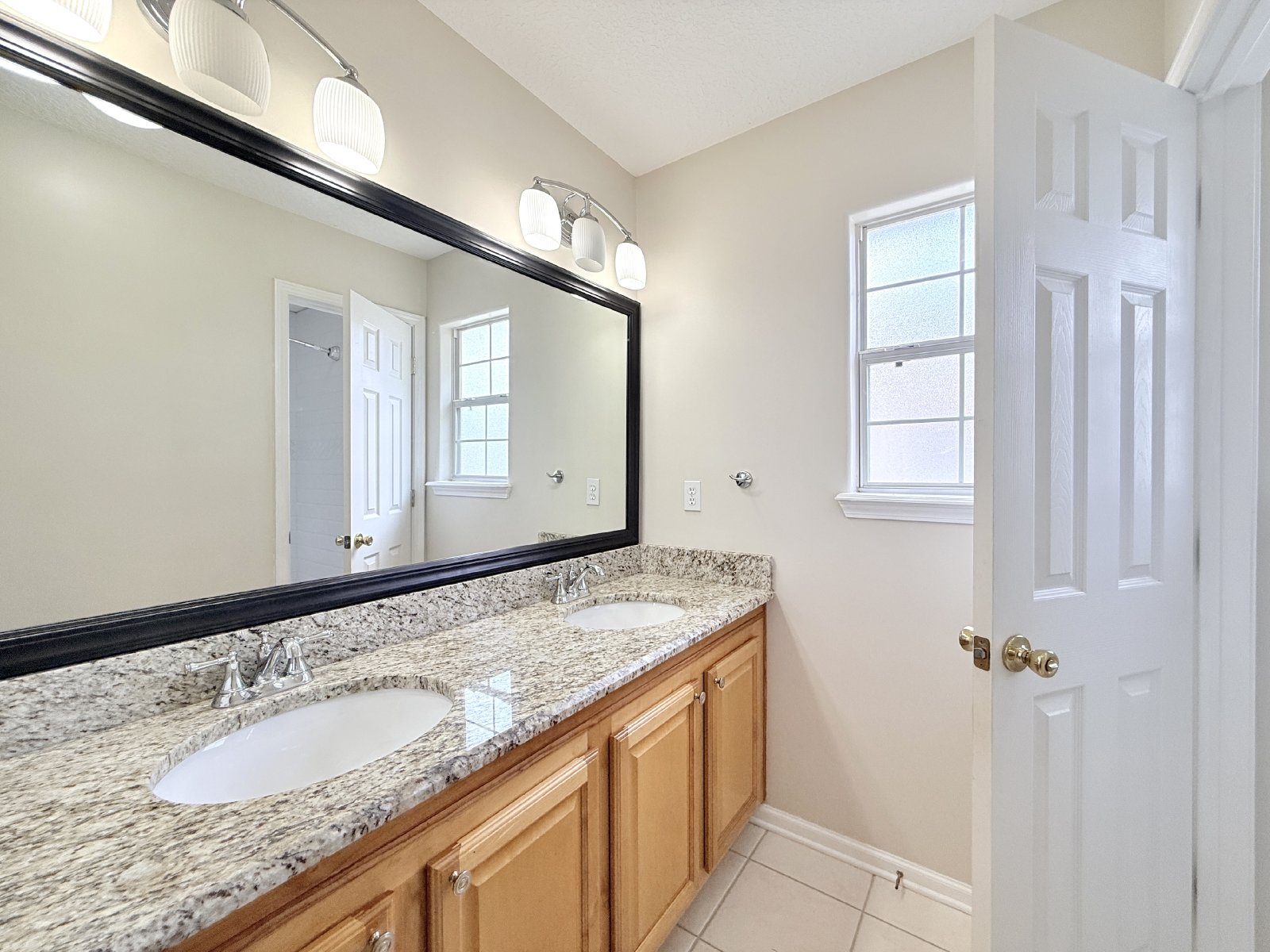 Spacious Two-Story Home with Hot Tub, Pool Table & Fenced Yard in Panther Creek property image