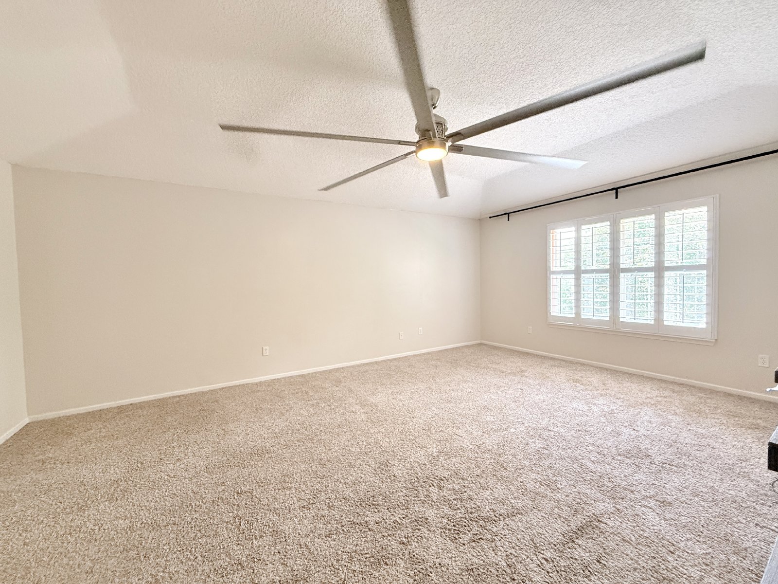 Spacious Two-Story Home with Hot Tub, Pool Table & Fenced Yard in Panther Creek property image