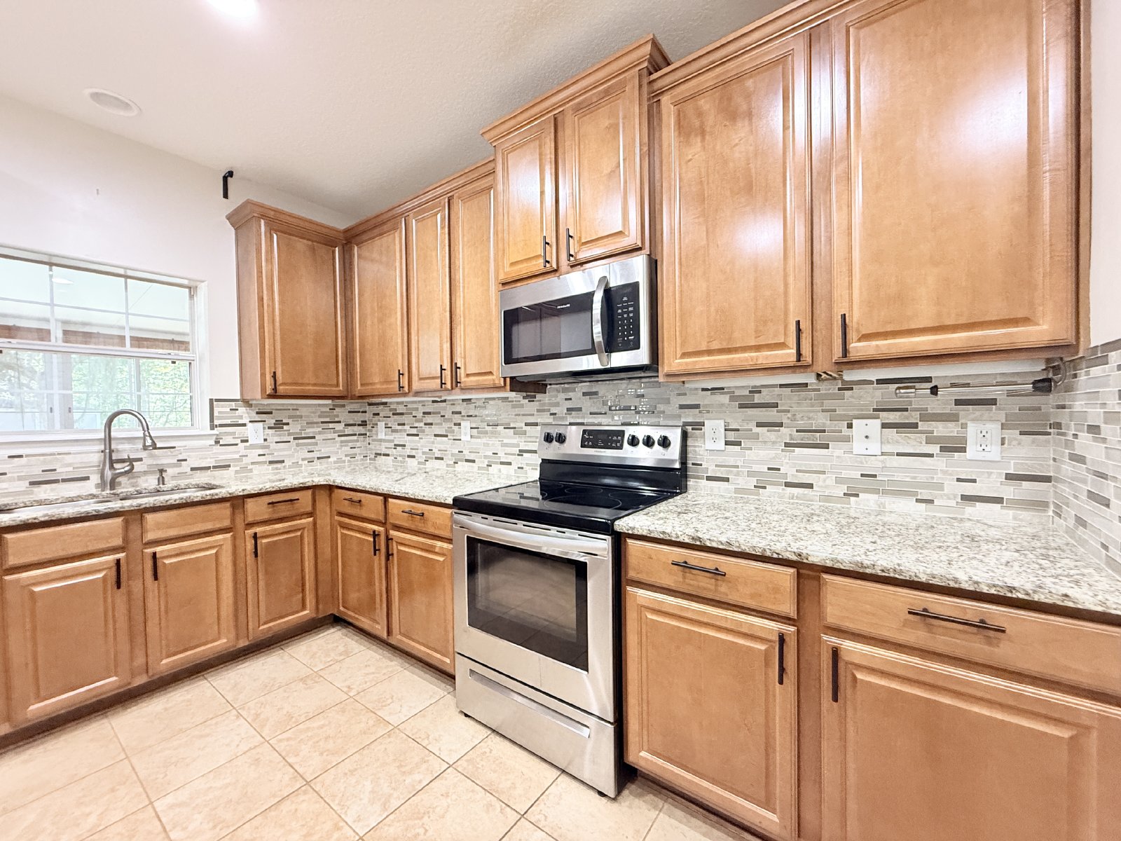 Spacious Two-Story Home with Hot Tub, Pool Table & Fenced Yard in Panther Creek property image