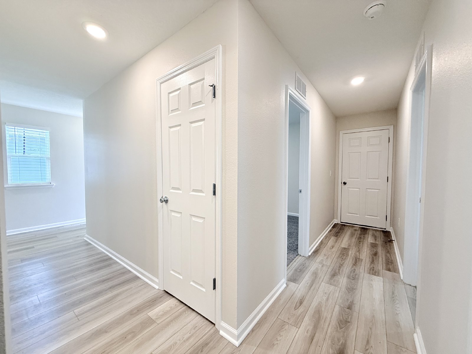 Beautiful 4BR Home with Open Floor Plan & Fully Fenced Backyard property image