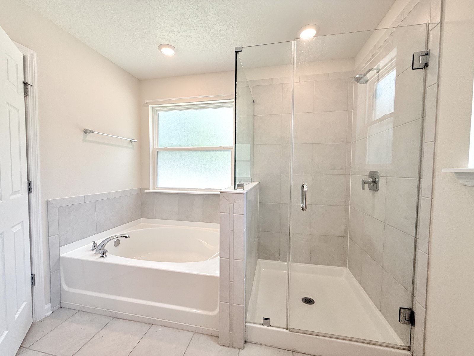 Beautiful 4BR Home with Open Floor Plan & Fully Fenced Backyard property image