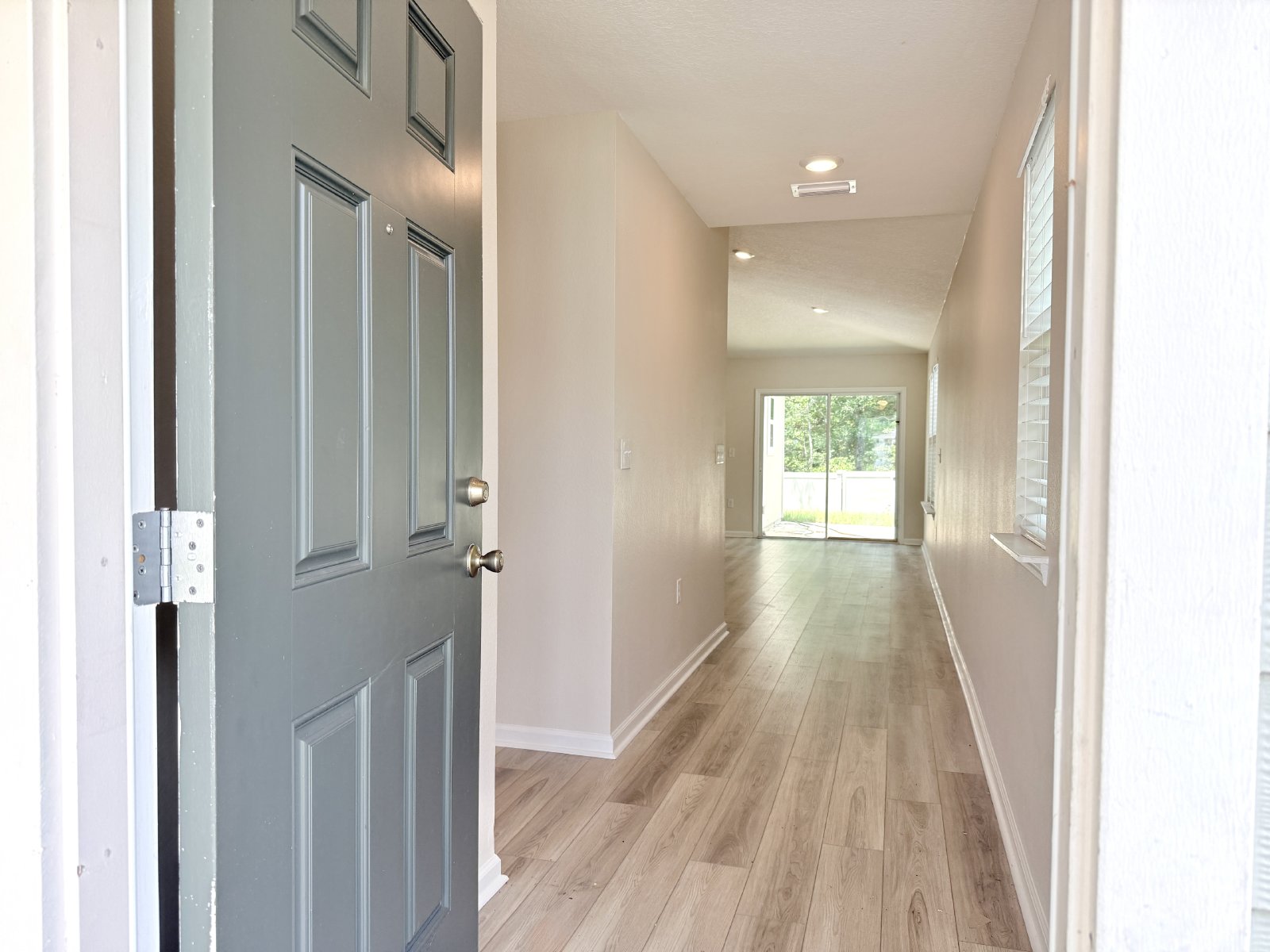 Beautiful 4BR Home with Open Floor Plan & Fully Fenced Backyard property image