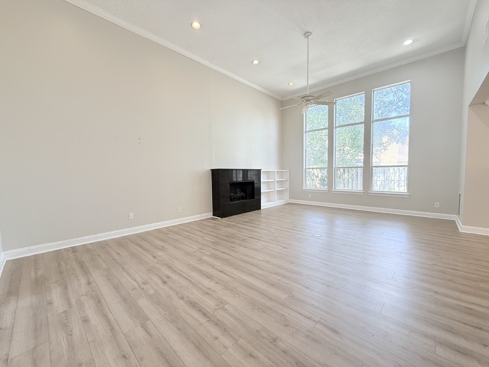 Large Open Concept House with Tons of Natural Light property image