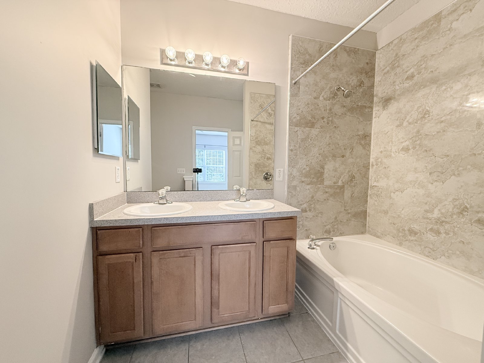 Spacious Townhome! property image