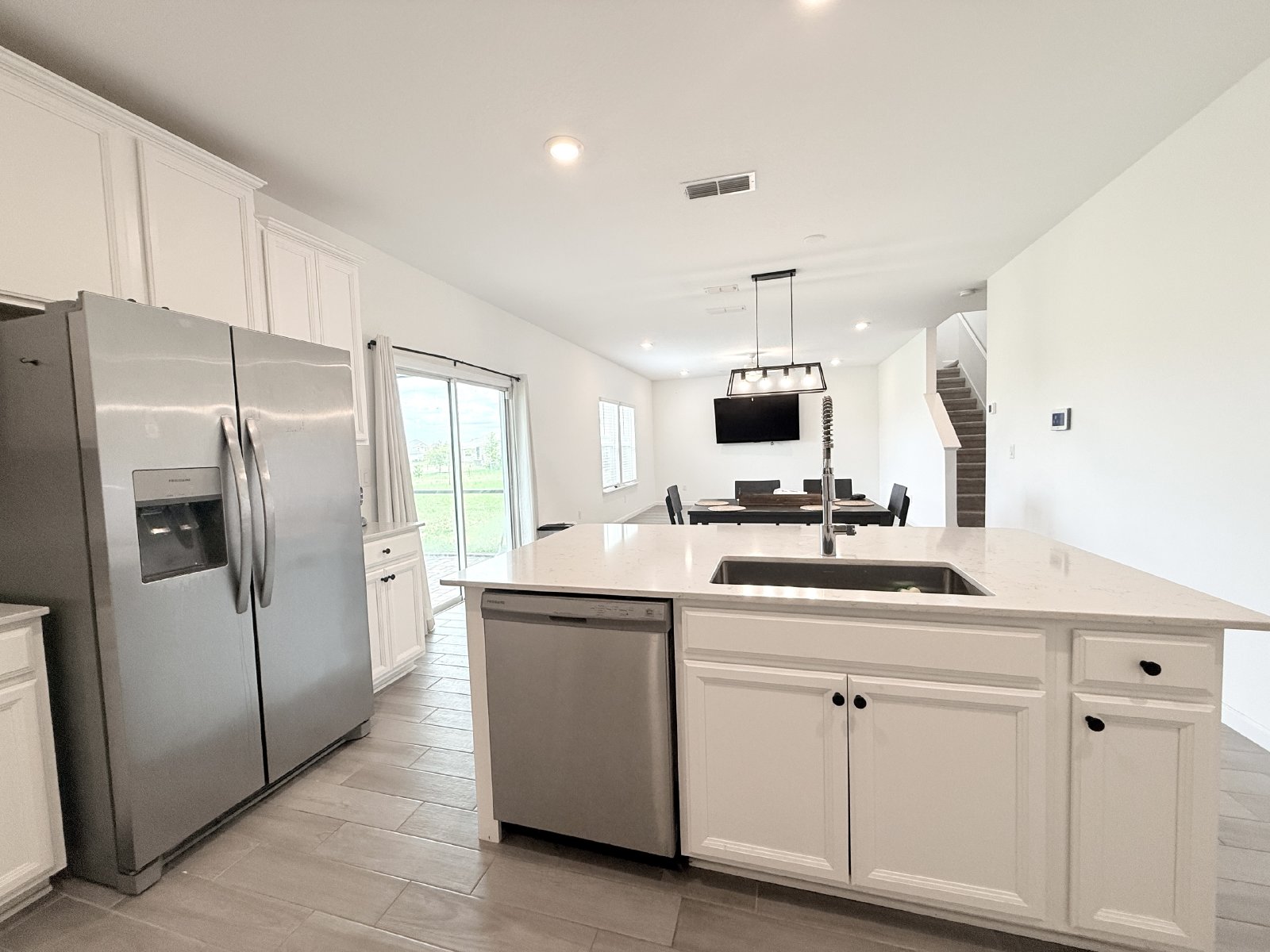 Spacious 4BR Home with Office, Loft & Lake Views property image