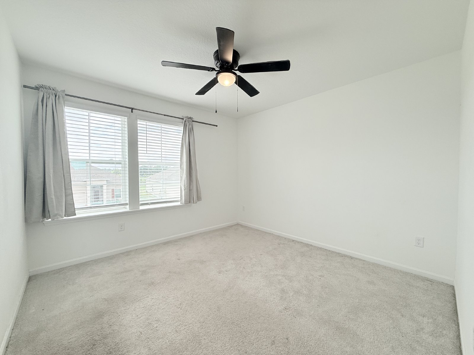 Spacious 4BR Home with Office, Loft & Lake Views property image