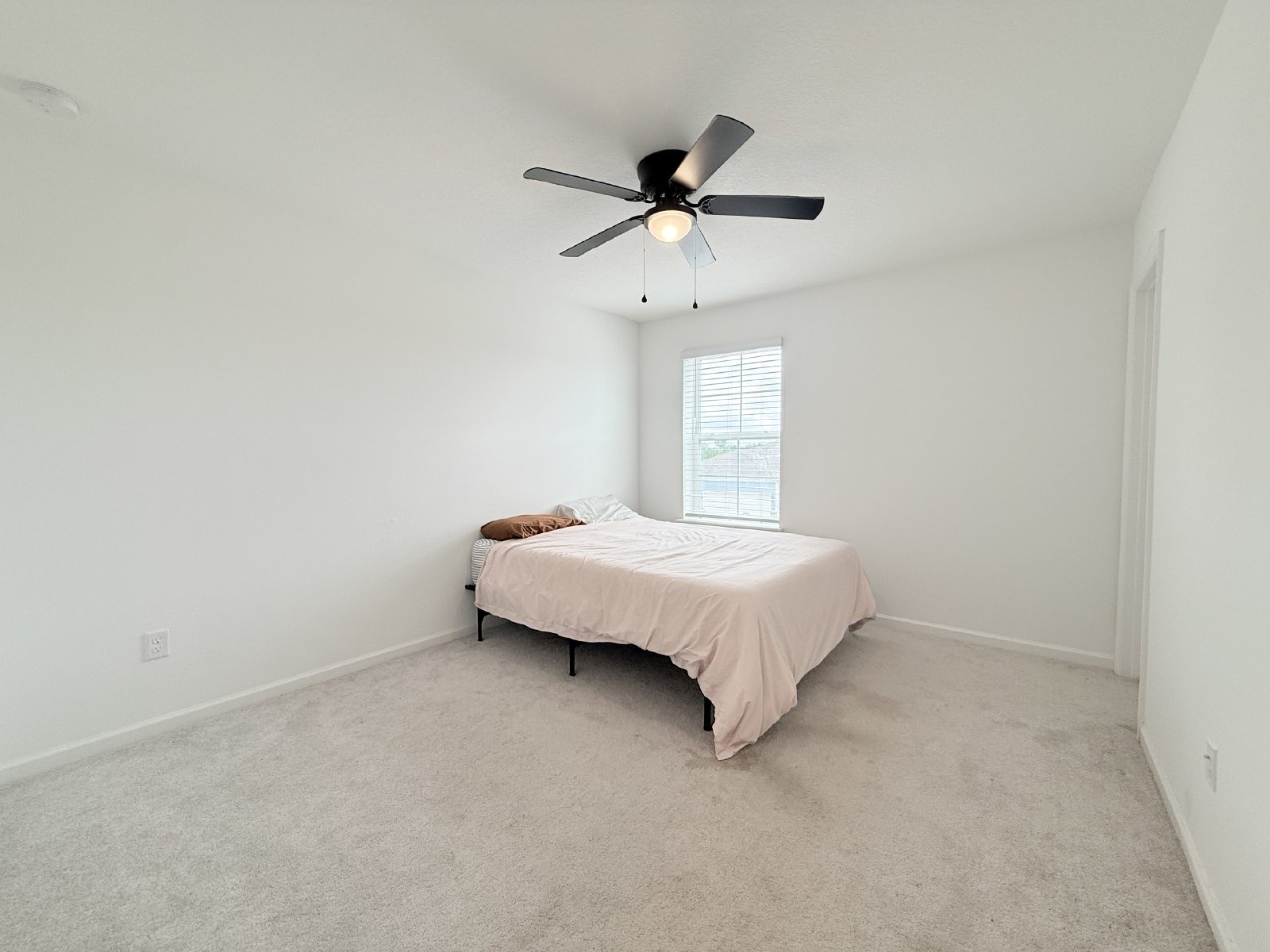 Spacious 4BR Home with Office, Loft & Lake Views property image