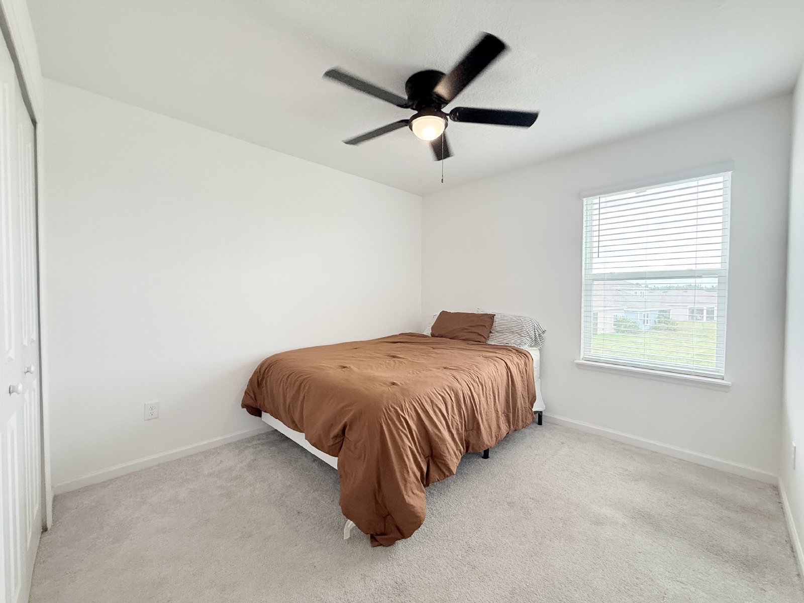 Spacious 4BR Home with Office, Loft & Lake Views property image
