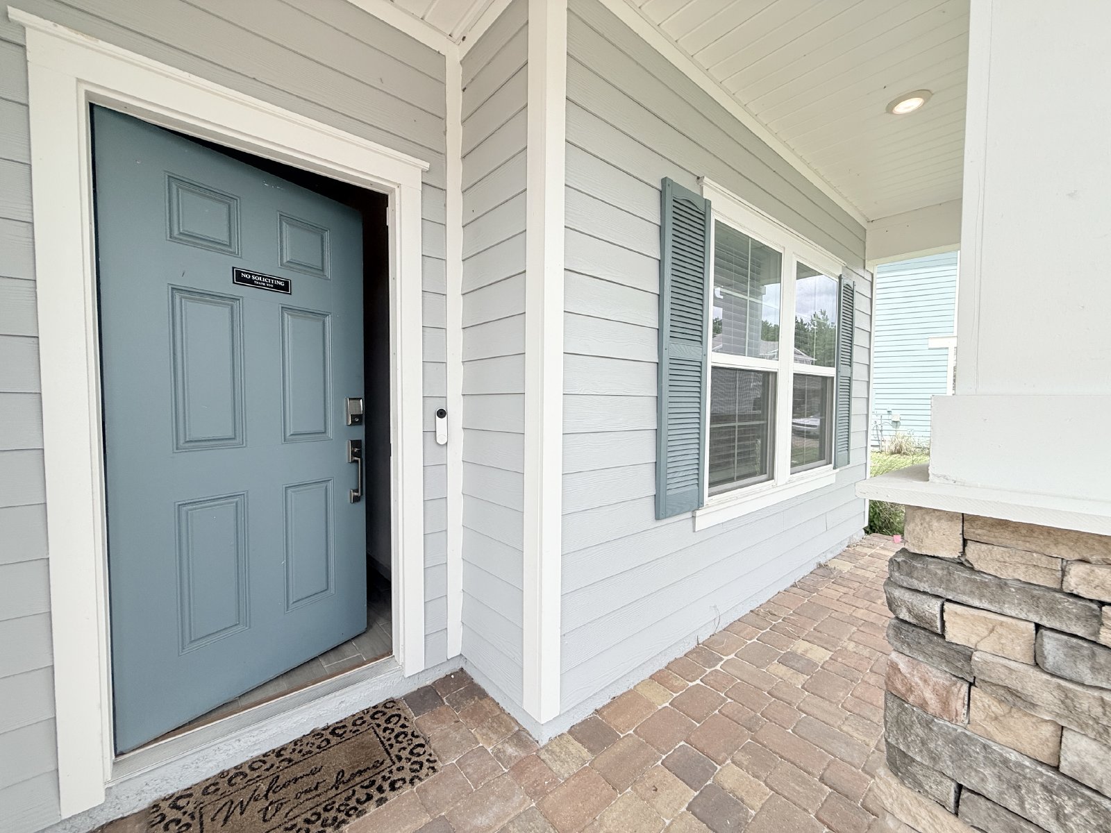 Spacious 4BR Home with Office, Loft & Lake Views property image