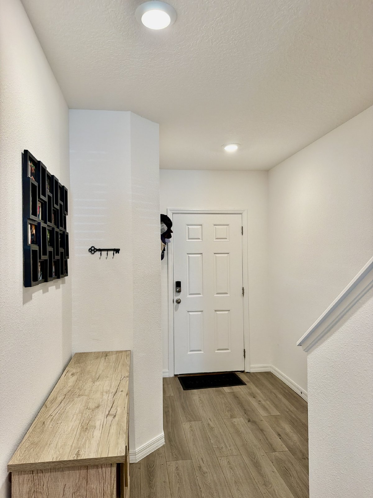 Beautiful 3-bedroom, 2.5-bath townhome Near Downtown - Military bases - Highway - Airport property image