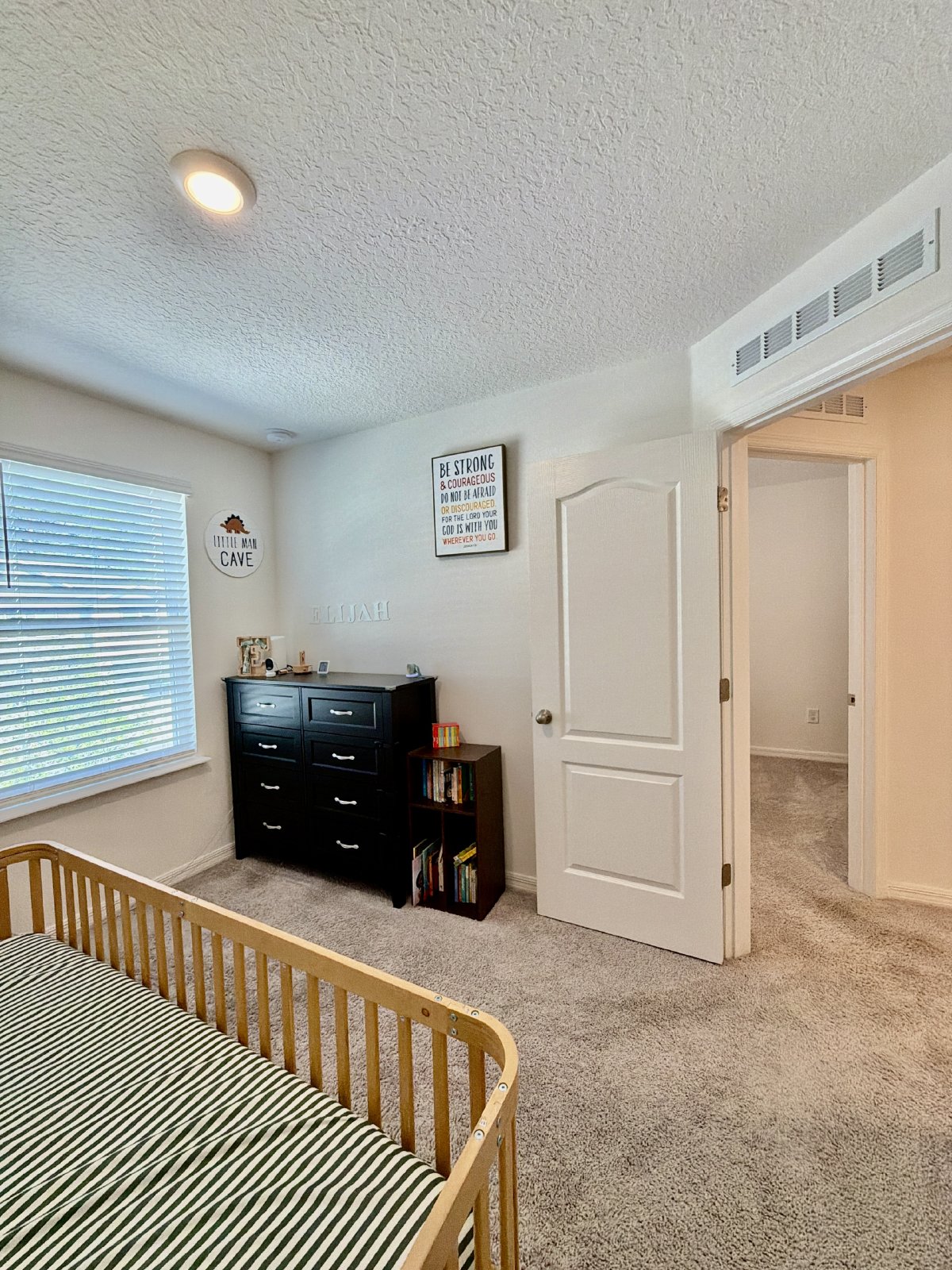 Beautiful 3-bedroom, 2.5-bath townhome Near Downtown - Military bases - Highway - Airport property image