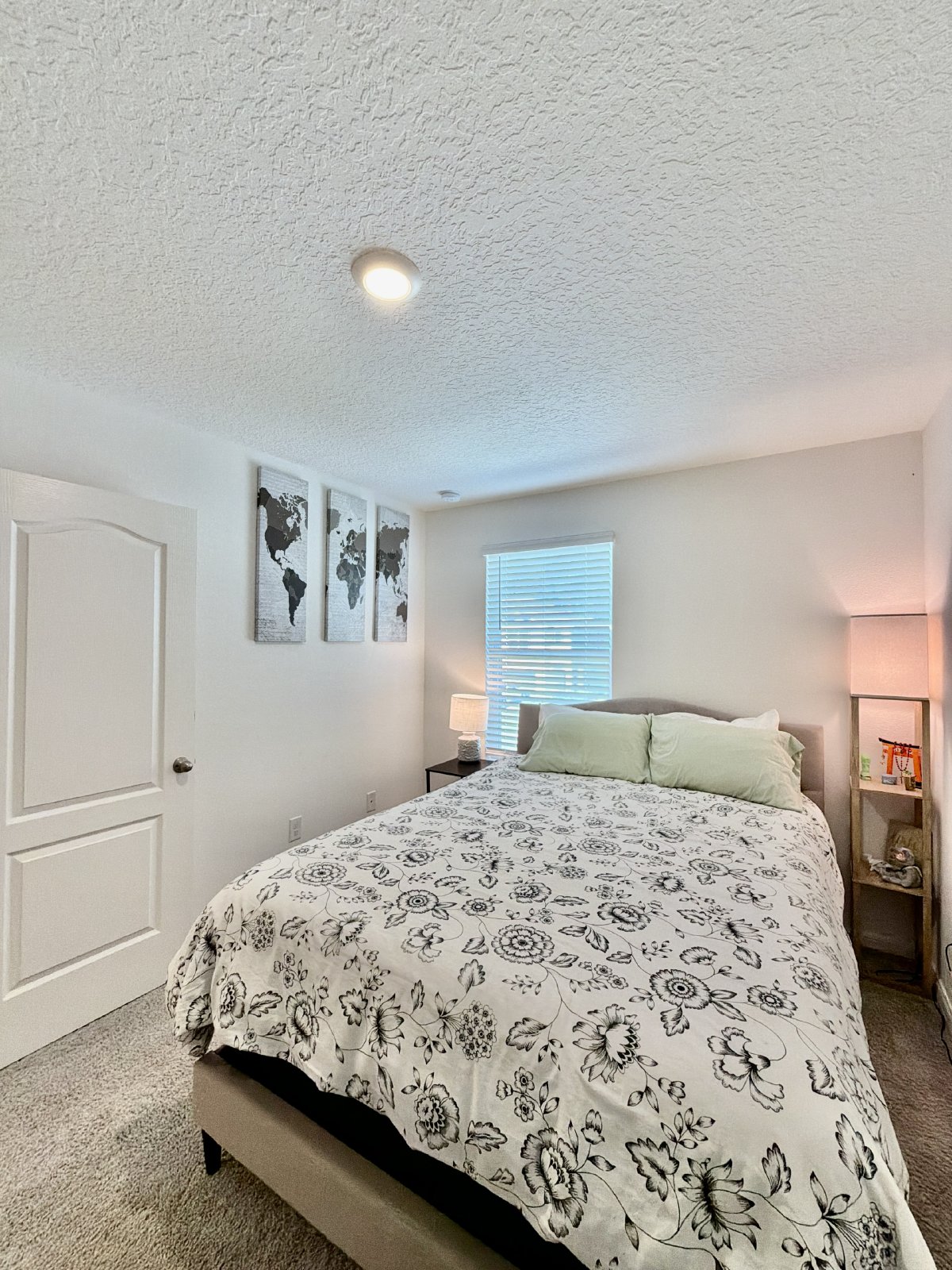 Beautiful 3-bedroom, 2.5-bath townhome Near Downtown - Military bases - Highway - Airport property image